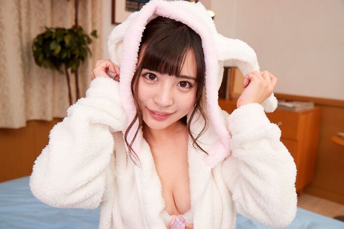 AV director 'Debut an insanely cute girl ~ 2 hours with plenty of books!' ← competent 15th image