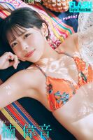 [Image] A beautiful girl idol from Okinawa, a strong wwwwwwww "#よーよーよー" Kusunoki Hidene, a storm of praise for the beautiful constriction of swimsuit gravure!!