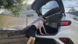 Dealer woman, if you flicker your breasts in the car, this will happen