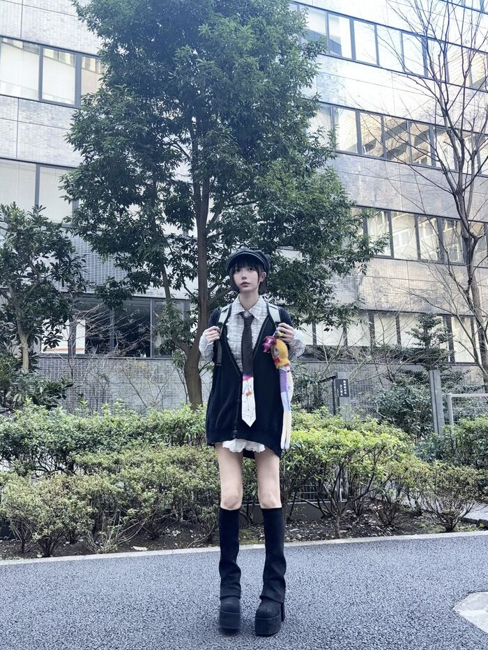 Ano-chan: 'I'm not interested in food, I don't have any friends or anyone to have sex with.' 2th image