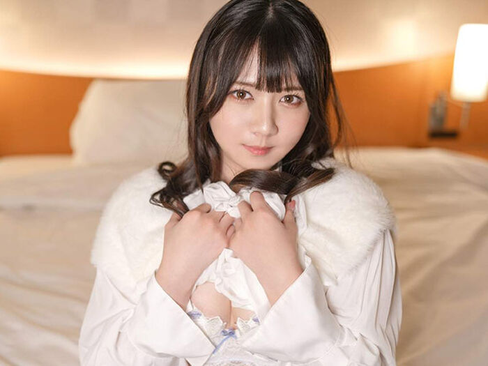 Too cute manga artist Seina Takeuchi's lingerie shot 3th image