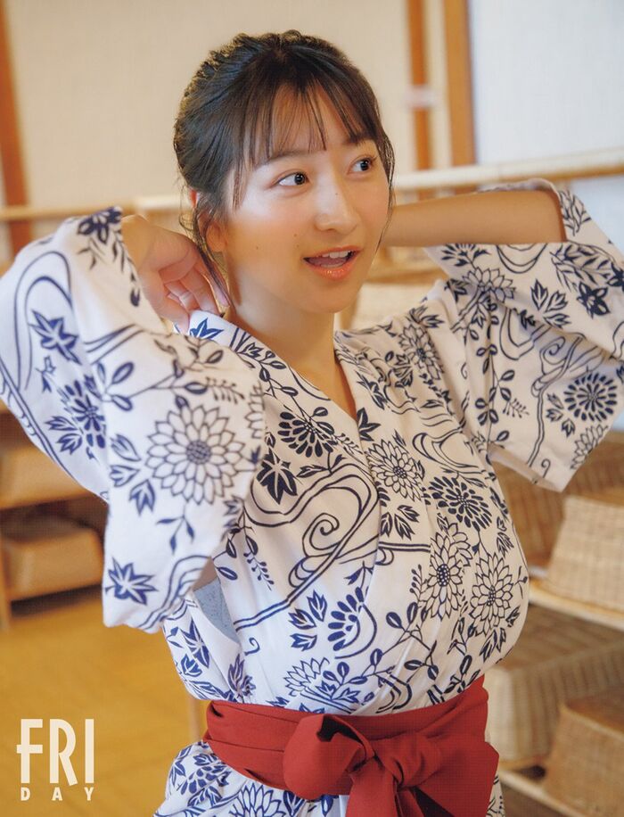 [Image] Enohara Yona releases huge breasts in a lewd swimsuit and gets a million buzzes wwwwwww FRIDAY gravure of a big break beauty is a big response!! 8th image