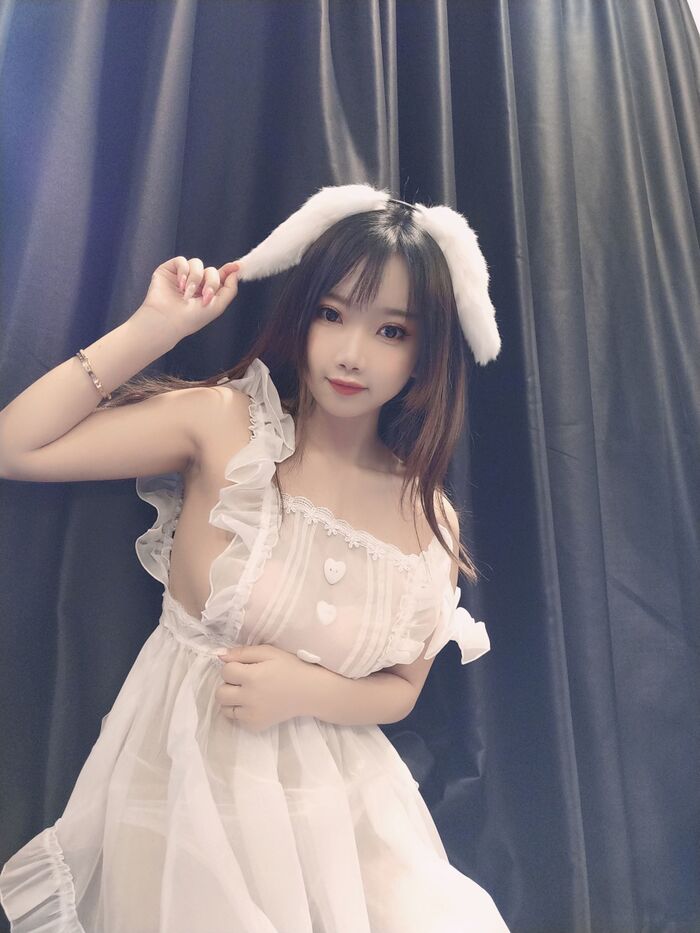 白嫩美少女魔畜瑤 - 小羊圍裙 2th image