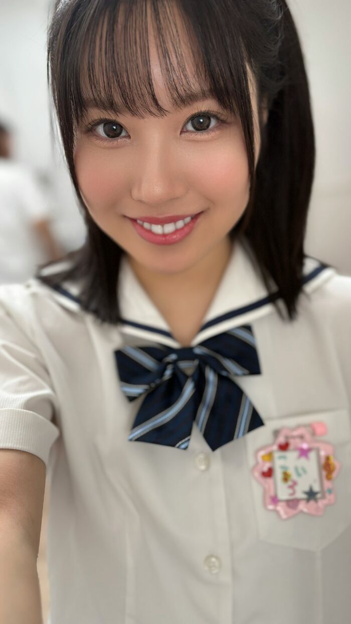 148cm, fair-skinned G cup female college student Koiro Yuki, actively entangles her tongue with her lustful father ww 15th image