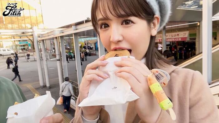 【Ema Chizuru】 G cup beauty big half beautiful girl has vaginal shot sex with a smile 4th image