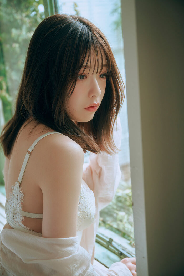 [Image] Kira Shiomi releases nude photo book wwwww A talented woman who ranks first in the high school mathematics national mock exam, challenges 'limit exposure' for the first time without a single thread!! 19th image
