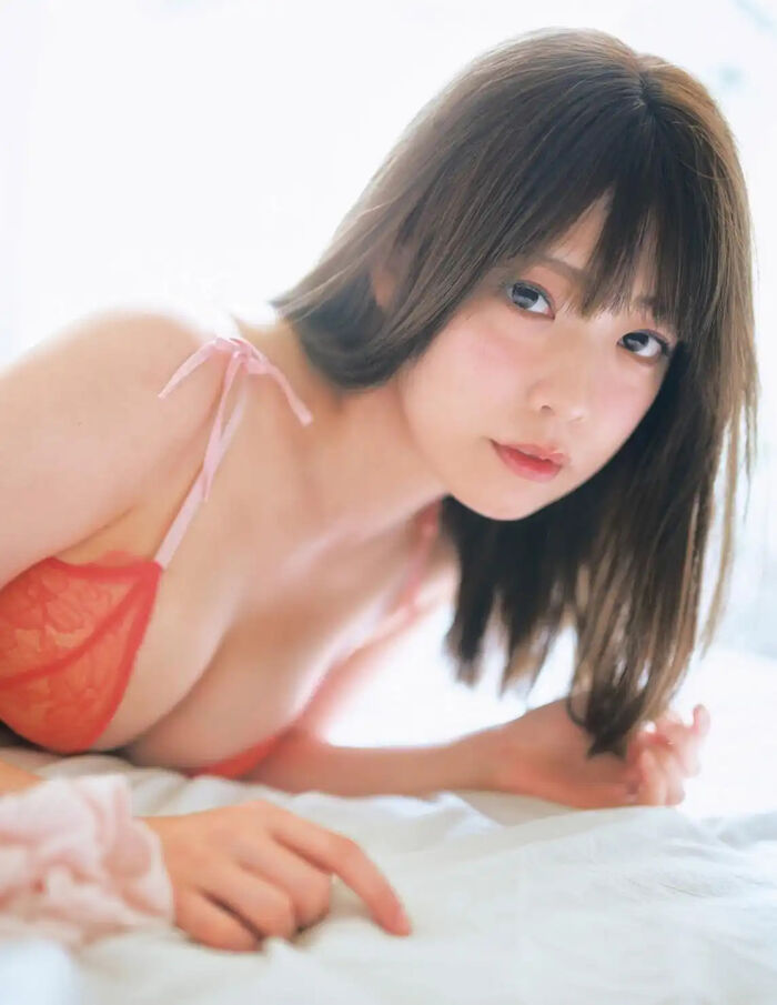 [Image] Kira Shiomi releases nude photo book wwwww A talented woman who ranks first in the high school mathematics national mock exam, challenges 'limit exposure' for the first time without a single thread!! 32th image