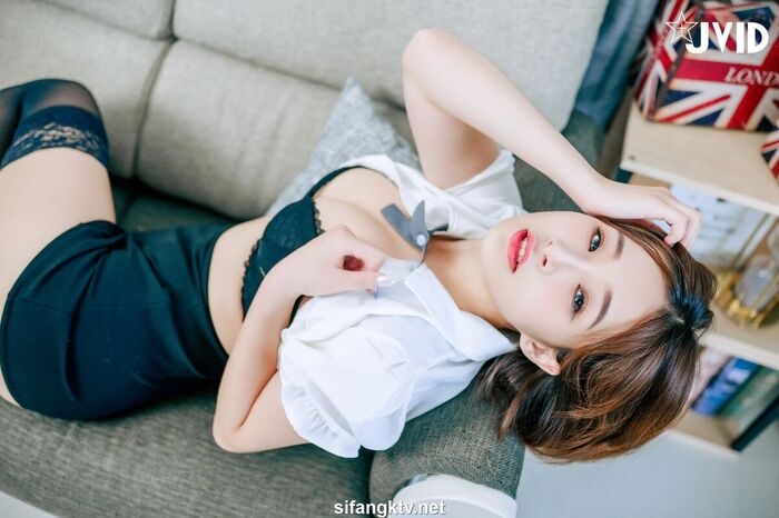 JVID Jie Mi 婕咪 Juice Ya Jie 雅捷 - 餓渴姊妹雅捷 婕咪用時間停止器侵犯維修工人 - 沒榨乾是不會停的 Part1 53th image