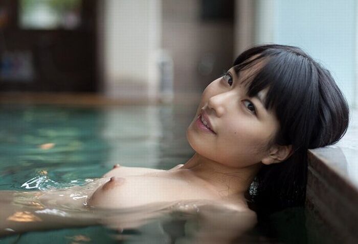 温泉に入浴するヌード美女たちの裸体が妖艶で眩しい 16th image