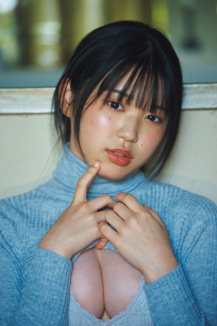 'Super vertical navel' 19-year-old fair-skinned busty actress raves for her nice body!! Nanaka Yano, the off-shot of the swimsuit pictorial was a big response!! 17th image