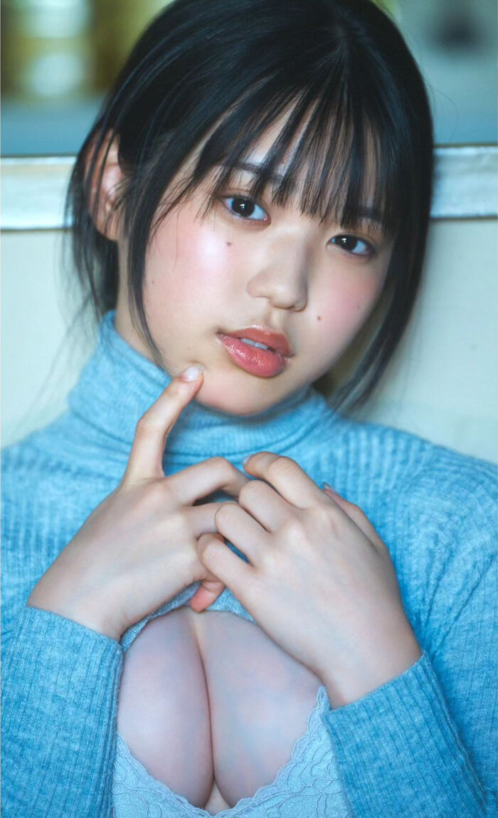 'Super vertical navel' 19-year-old fair-skinned busty actress raves for her nice body!! Nanaka Yano, the off-shot of the swimsuit pictorial was a big response!! 21th image