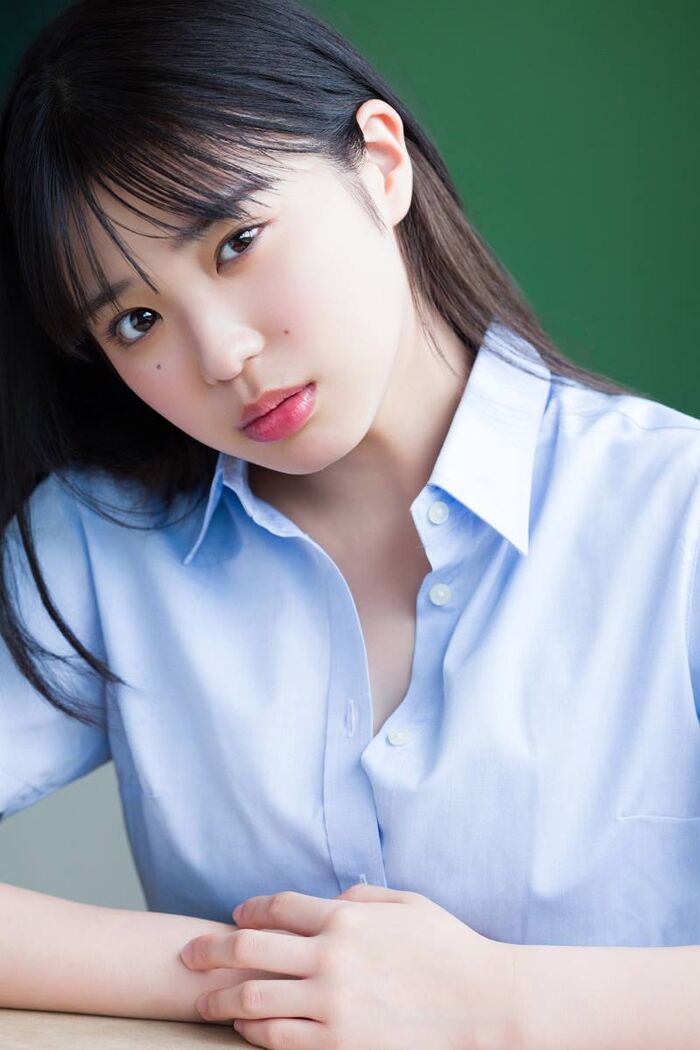 'Super vertical navel' 19-year-old fair-skinned busty actress raves for her nice body!! Nanaka Yano, the off-shot of the swimsuit pictorial was a big response!! 52th image