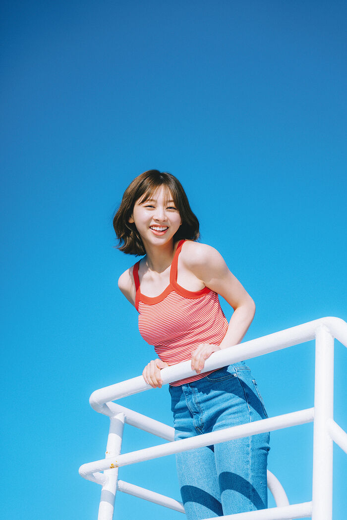 [Underwear image] Hinatazaka 46 Suzuka Tomita is a hot topic for her big breasts wwwwww1st Fans are very excited about the first lingerie cut in the photo book!! 29th image