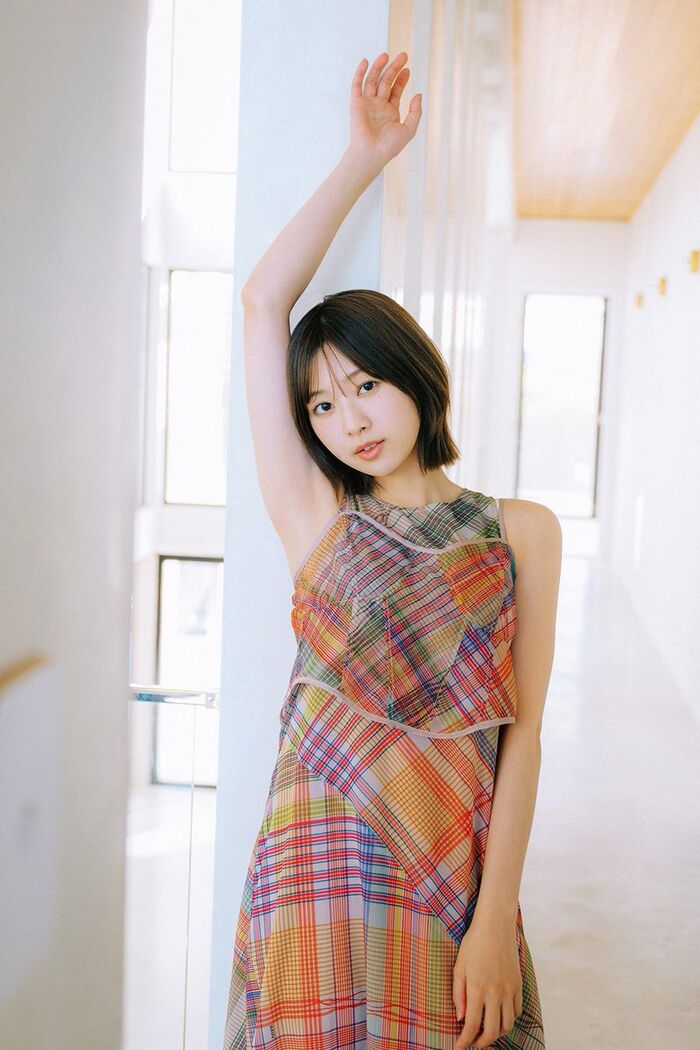 [Underwear image] Hinatazaka 46 Suzuka Tomita is a hot topic for her big breasts wwwwww1st Fans are very excited about the first lingerie cut in the photo book!! 32th image
