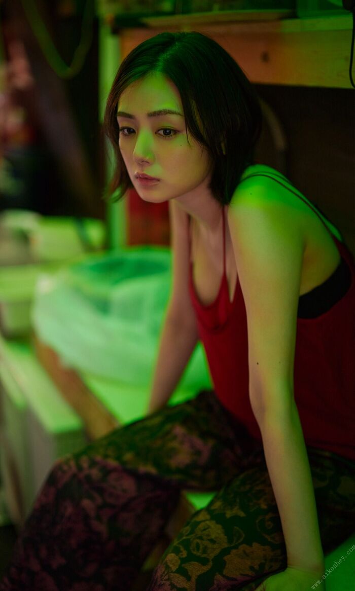 JP Moemi Katayama 片山萌美 - 街に生きる 週プレ PHOTO BOOK (65P) 11th image