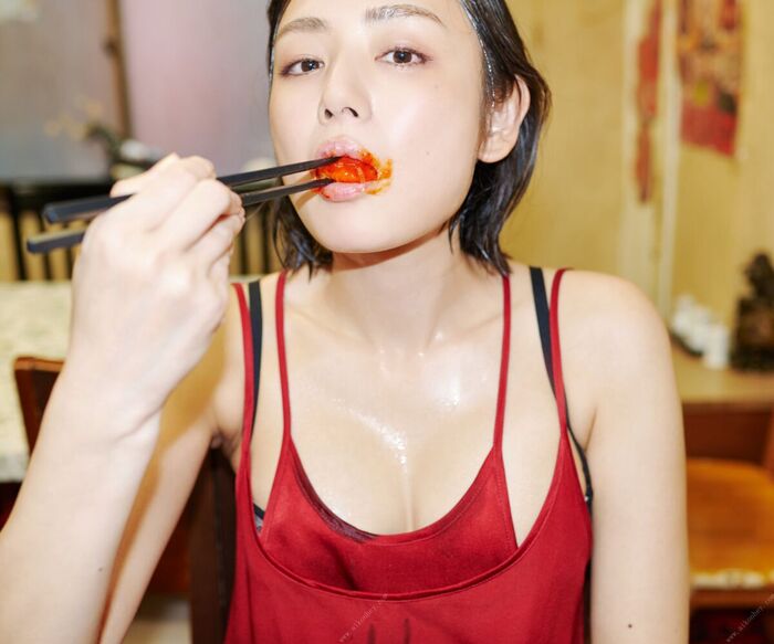 JP Moemi Katayama 片山萌美 - 街に生きる 週プレ PHOTO BOOK (65P) 18th image