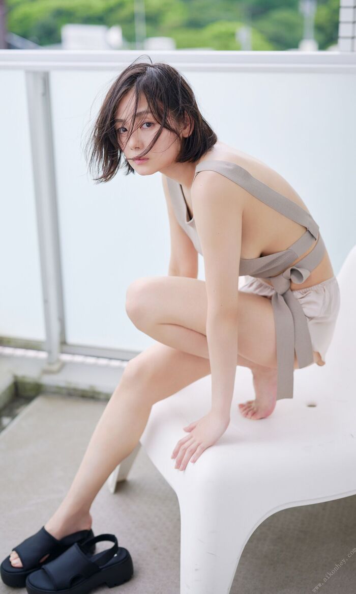 JP Moemi Katayama 片山萌美 - 街に生きる 週プレ PHOTO BOOK (65P) 6th image