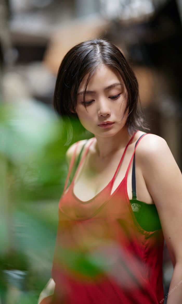 JP Moemi Katayama 片山萌美 - 街に生きる 週プレ PHOTO BOOK (65P) 8th image