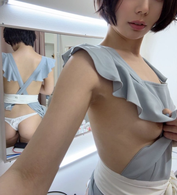 A dirty girl who posts erotic nakedness on SNS and becomes a sucker Eh! ! 8th image