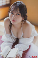 [Image] 19-year-old with the strongest plump constriction, wearing a swimsuit and opening her finest body wwwwww Mai Horai shows off a moist and sexy gravure!!