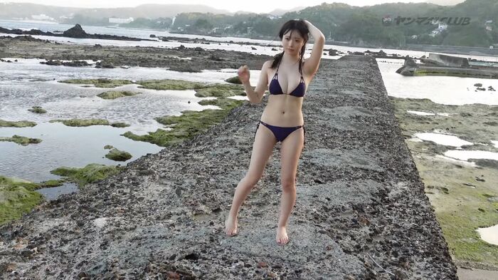 [Image] Active ballerina who has grown into an adult, swimsuit pictorial is too sexy wwwwwww Takatsuru Momoha (22), wearing a bikini and opening up the finest body of B91 W61 H89!! 22th image