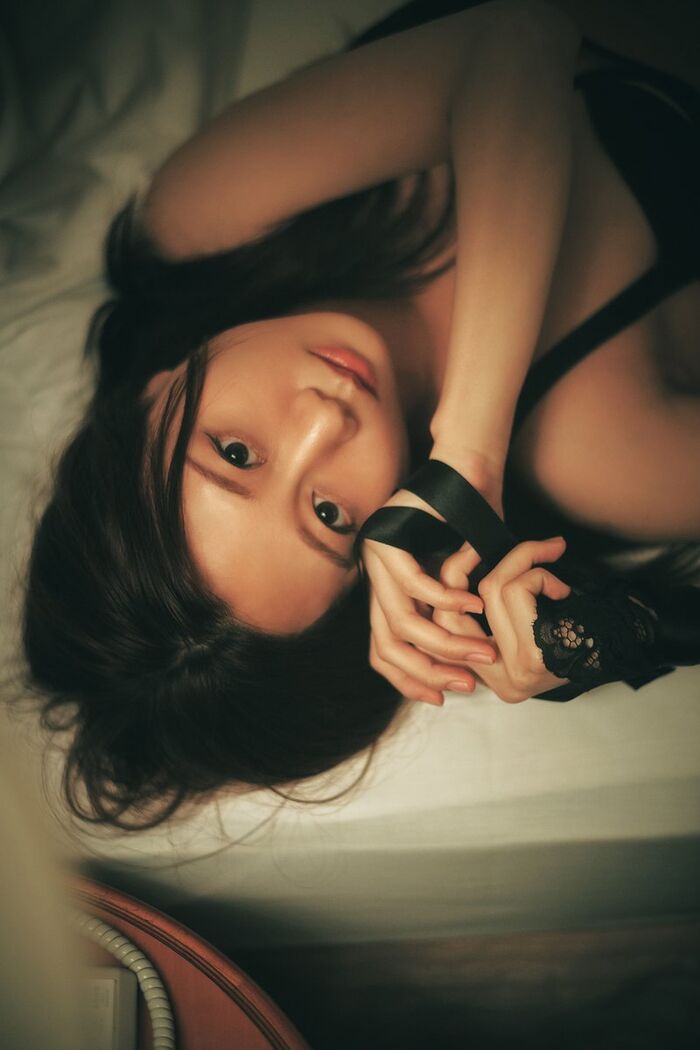 【画像】元SKE48さん、ほぼ全裸になってしまうwwwwww古畑奈和、2nd写真集からもっとも大胆なカットを公開！！！ 9th image