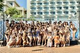A large number of super popular AV actresses participated in the "pool photo session". Show the difference in class to gravure idols