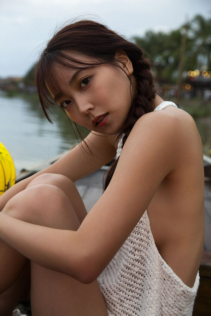 Former NMB48 Miru Shiroma, the service spirit just before the release of the photo book does not stop and shows off a high leg like a wash www 5th image